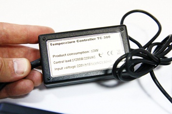 Терморегулятор цифровой Ringder AC-300 (220B, 10A, контроль нагрева или охлаждения от 16 до 40°C)