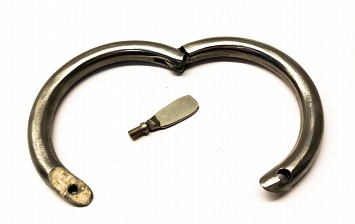 Кольцо носовое для быков Ø 65 мм, неоцинкованное с фиксирующим болтом
