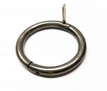 Кольцо носовое для быков Ø 65 мм, неоцинкованное с фиксирующим болтом